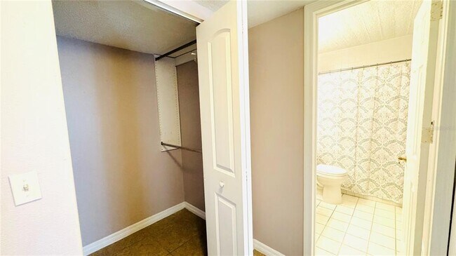 Building Photo - 5508 Pokeweed Ct