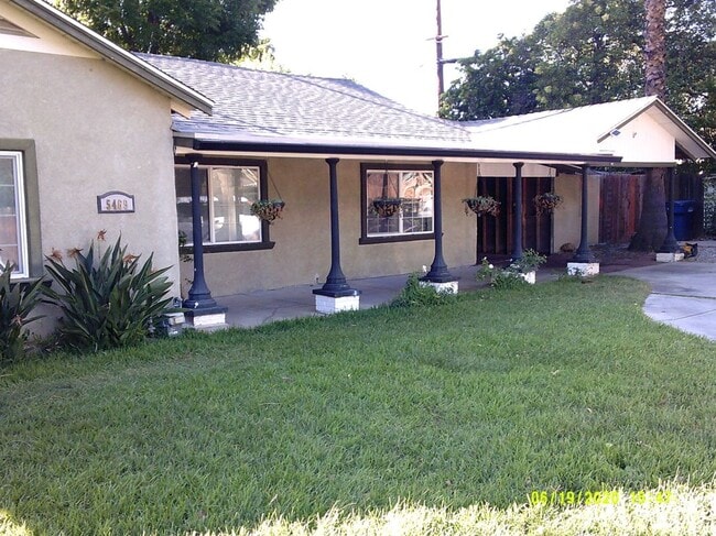 Building Photo - 5469 Palm Ave