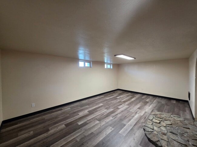 Building Photo - 208 Jadwin Ave