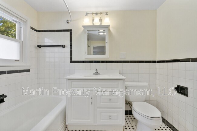 Building Photo - 27 Hermon St