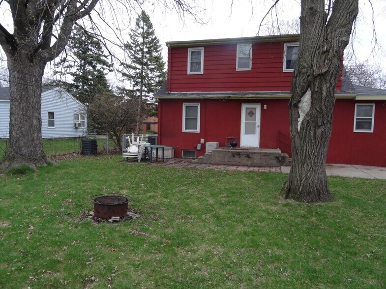 Backyard - 2129 Midlothian Rd