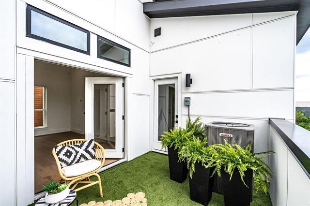 Building Photo - 4208 Live Oak St