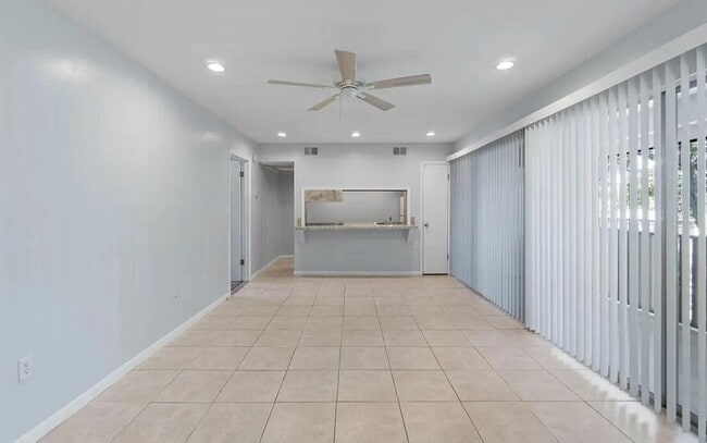 Building Photo - 408 Marshall Ct