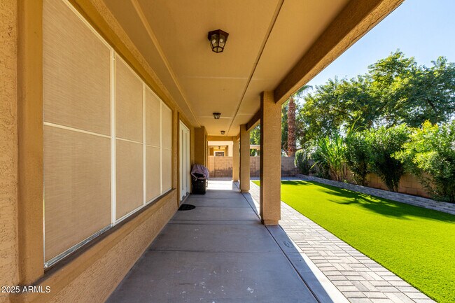 Building Photo - 6820 S 42nd Ln