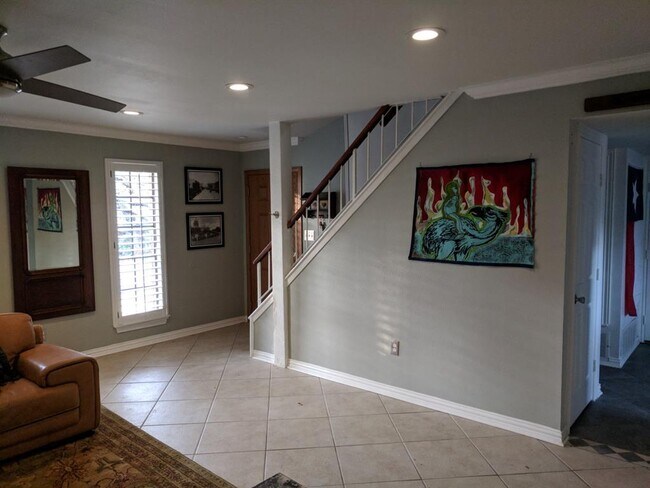 Building Photo - 8415 Loralinda Dr