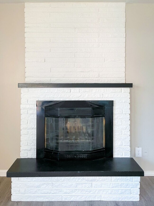 Building Photo - 7916 E 34th St