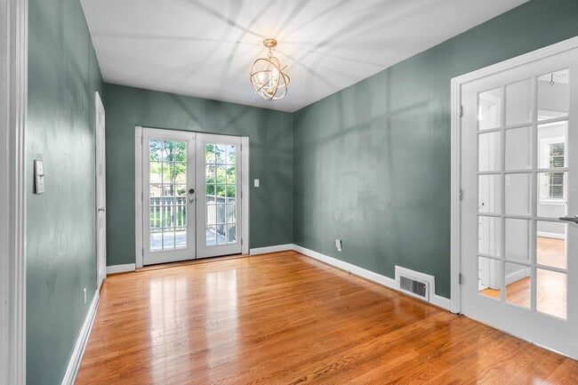 Building Photo - 702 Canebrake Dr
