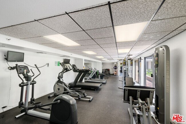 Building Photo - 2960 Neilson Wy