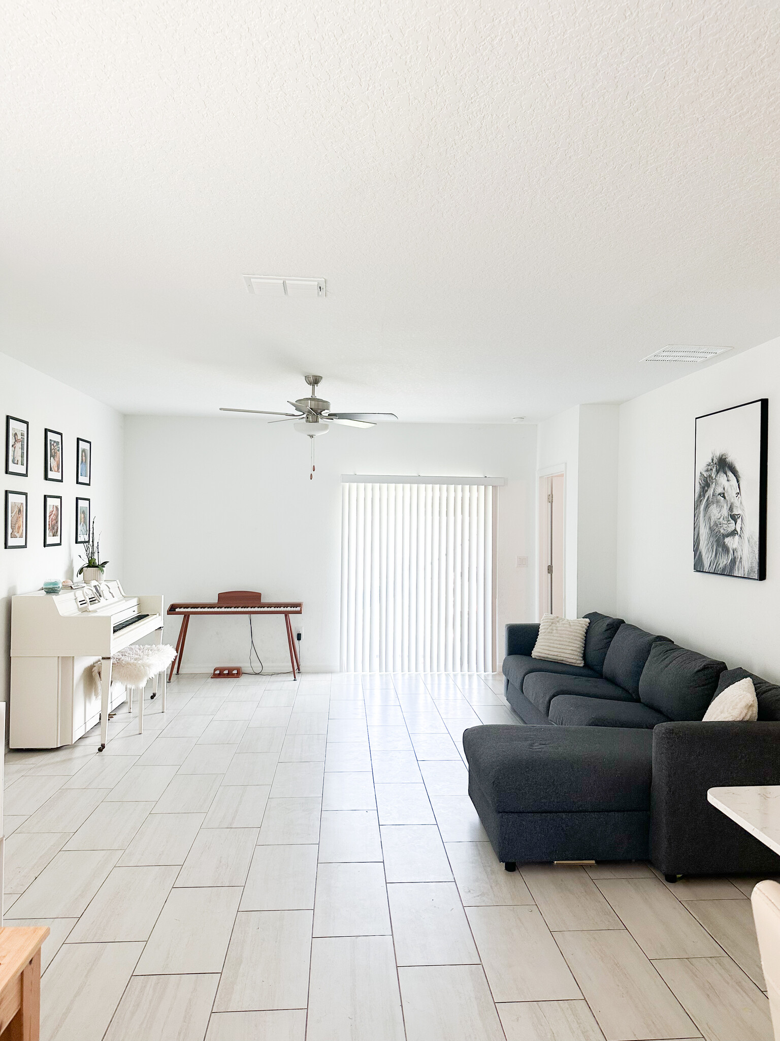 Interior- with furniture - 2505 Leonia Ln