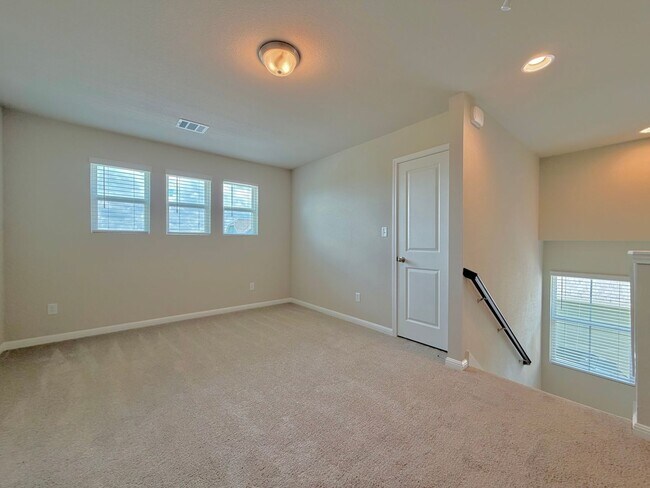 Building Photo - 207 Cherry Blossom Ln