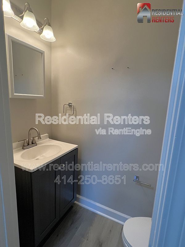 Building Photo - 5426 N 41st St