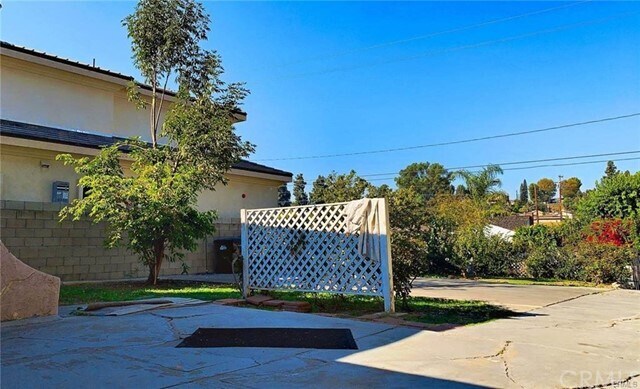 Building Photo - 1030 W Garvey Ave