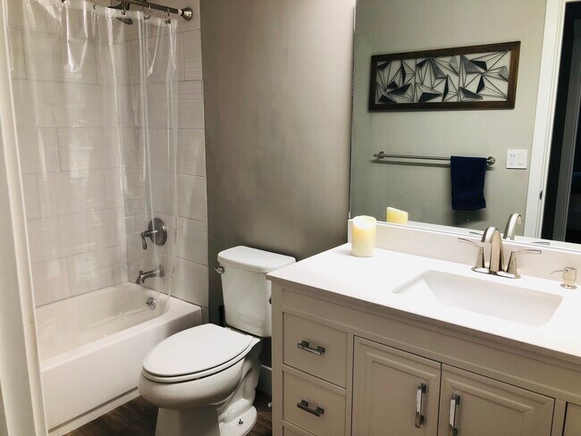 Building Photo - 5201 W 14th Ave