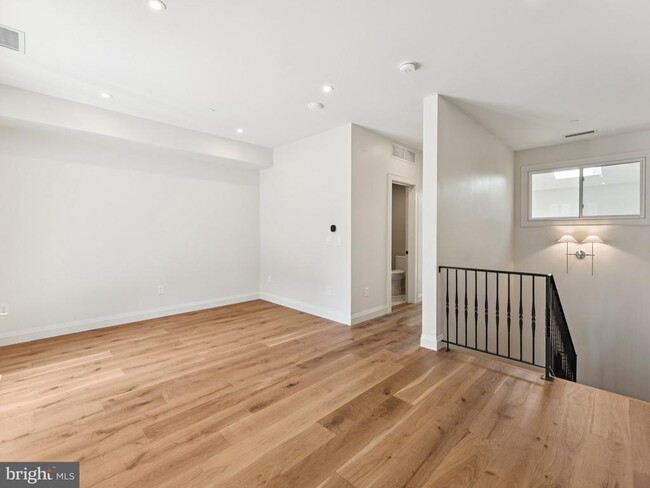Building Photo - 1508 21st St NW