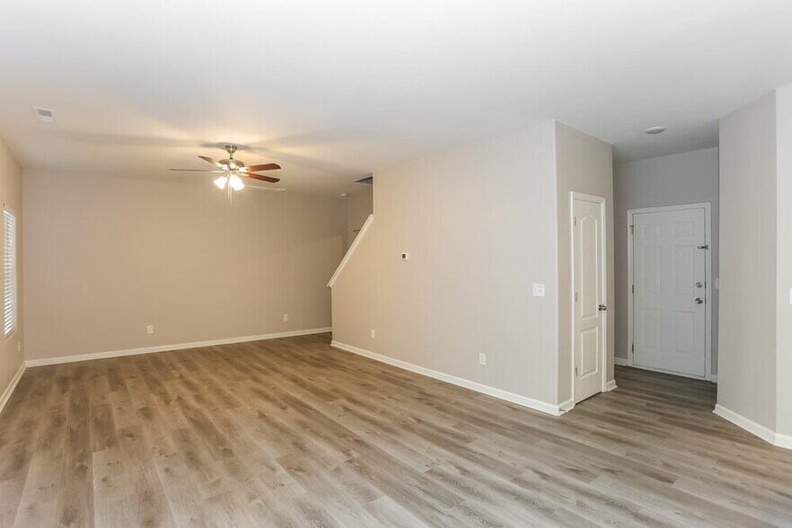 Building Photo - 9627 Weikert Rd