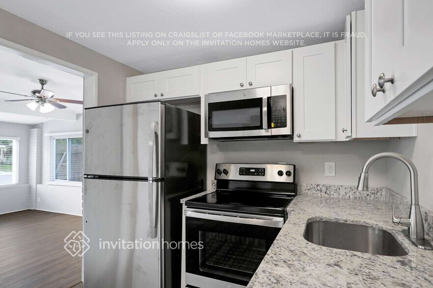 Building Photo - 11630 106th St