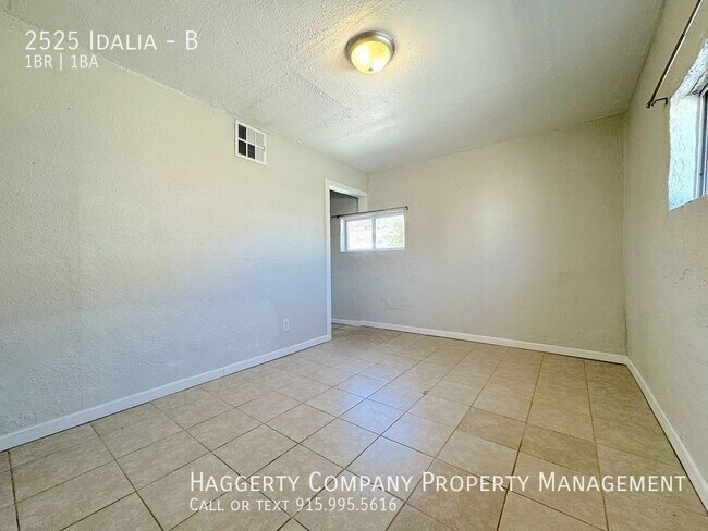 Building Photo - 2525 Idalia-B
