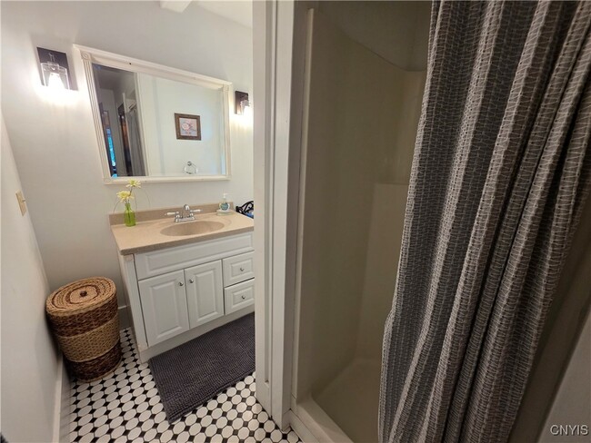 Building Photo - 5358 W Lake Rd