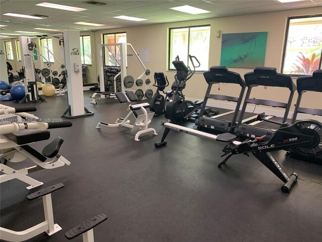 Building Photo - 13120 SW 92nd Ave