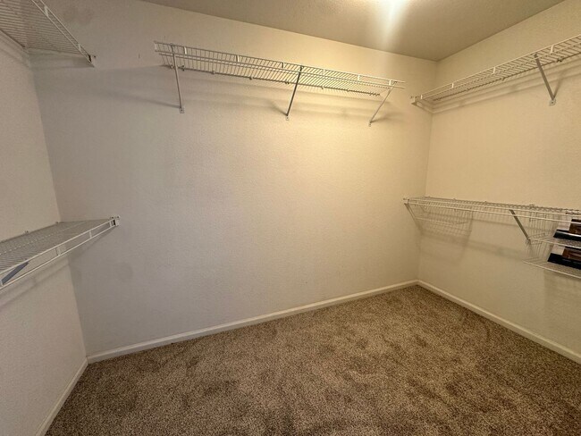 Building Photo - MOVE-IN SPECIAL - One Month Off! 3 Bedroom...