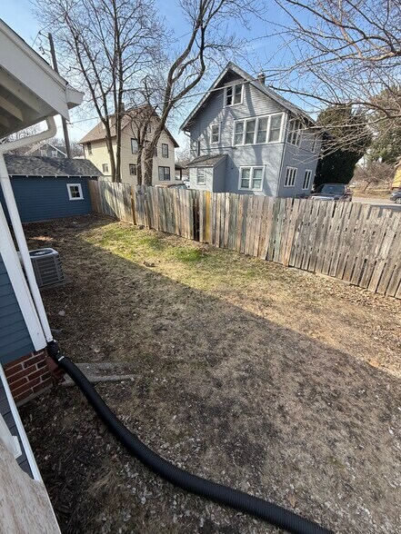 Building Photo - 2827 Wood St