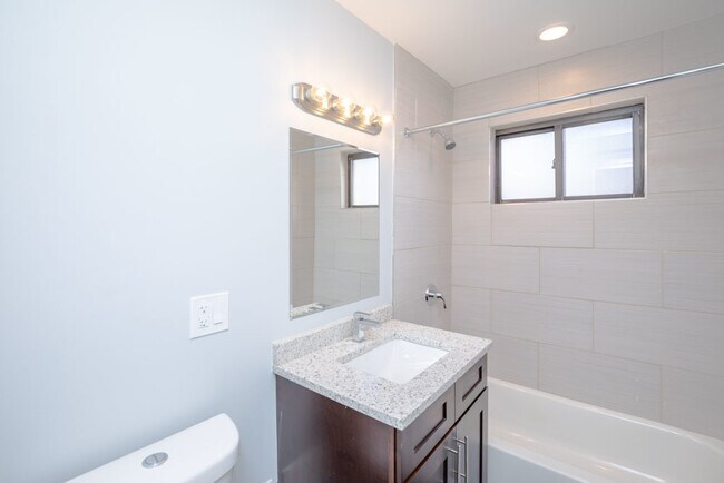 Building Photo - 6807 N Ridge Blvd