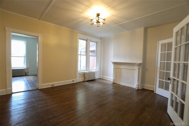 Building Photo - 141 St James St