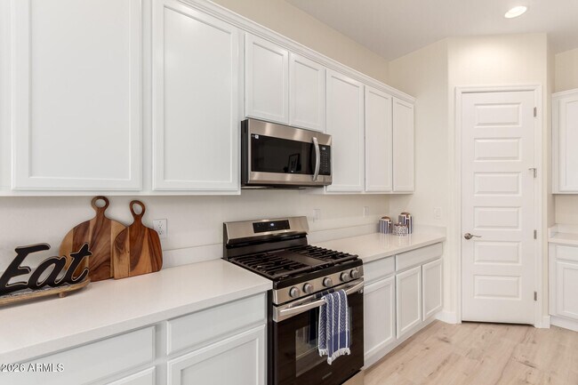 Building Photo - 18453 W Elwood St