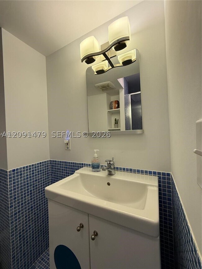 Building Photo - 9511 Collins Ave