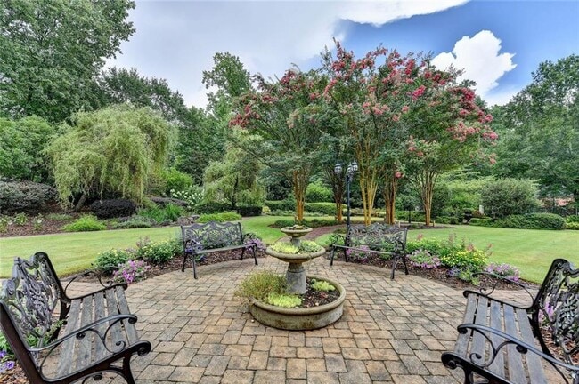 Building Photo - 2611 Briers N Dr