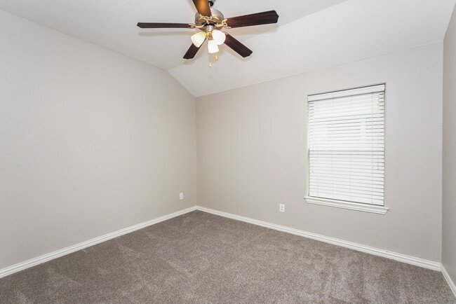 Building Photo - 7653 Rainbow Creek Dr