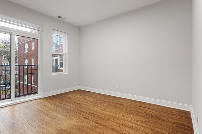 Building Photo - 2009 W Jarvis Ave