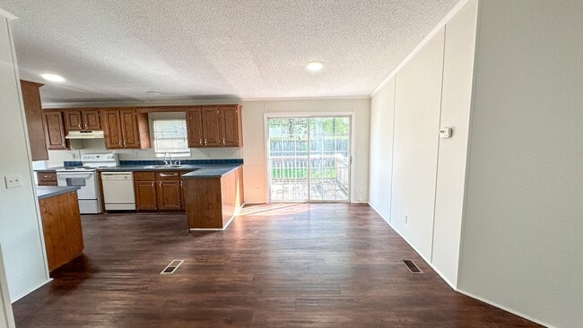 Building Photo - 16487 Brittany Way