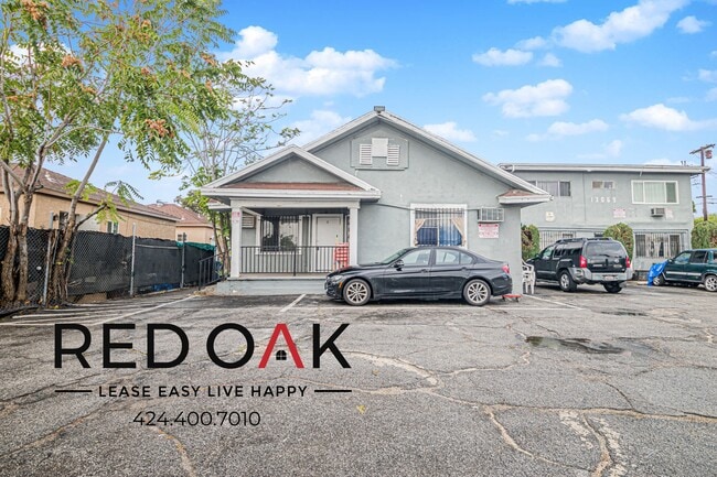 Building Photo - 13073 Pierce St