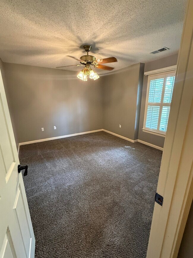 Building Photo - 2805 Morning Woods Dr