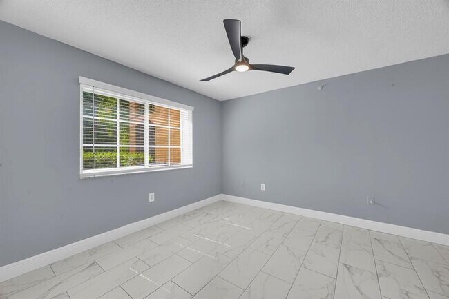 Building Photo - 3809 NW Mediterranean Ln