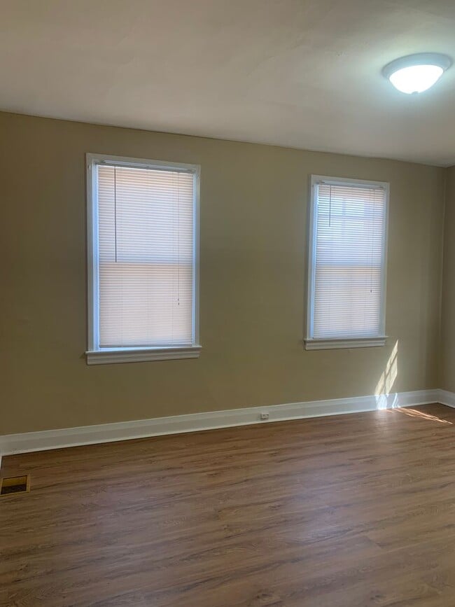 Building Photo - 821 Lanvale St