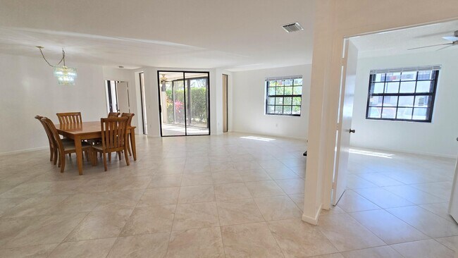 Building Photo - 5139 Floria Way