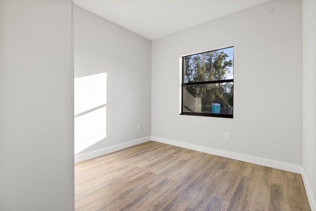 Building Photo - 4632 30th St SW