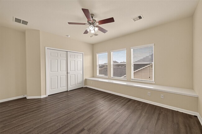 Building Photo - 3327 Fairmont Hills Ln