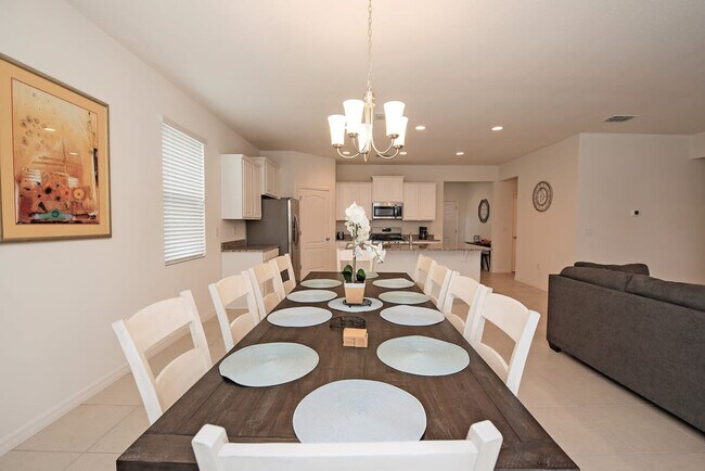 Building Photo - 5277 Oakbourne Ave