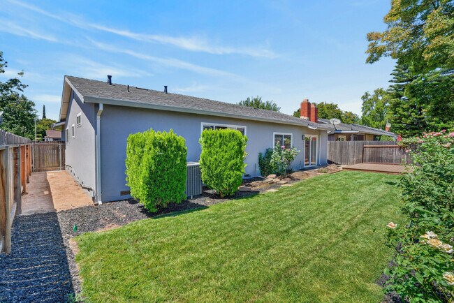 Building Photo - 2833 Sandbrook Ct