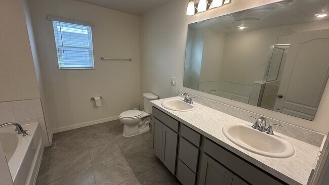 Building Photo - 2919 Sanctuary Dr