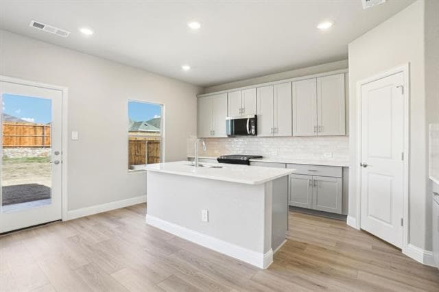 Building Photo - 2211 Gustavus Dr