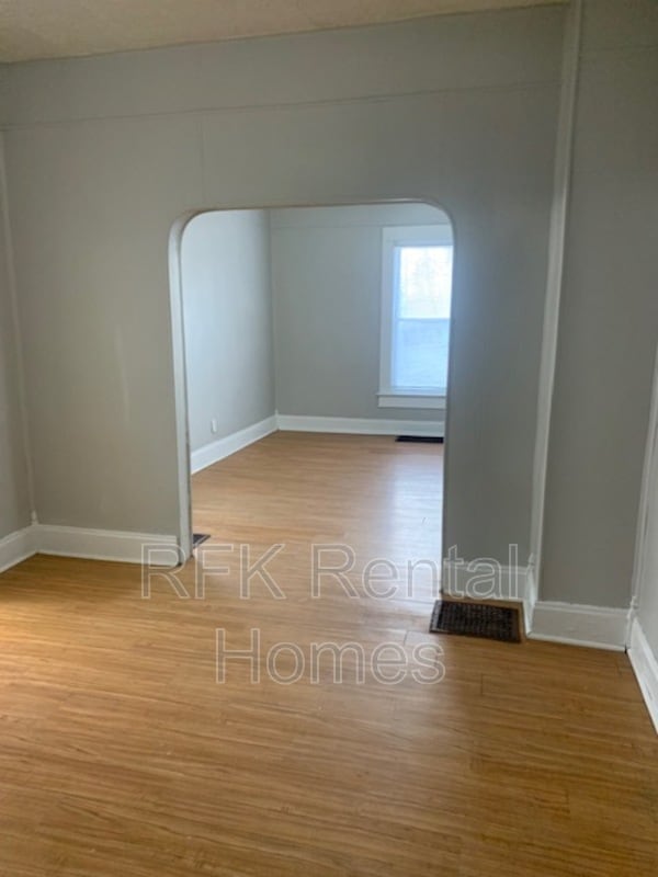 Building Photo - 912 S 17th St