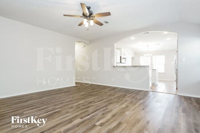 Building Photo - 2016 Cattle Creek Rd