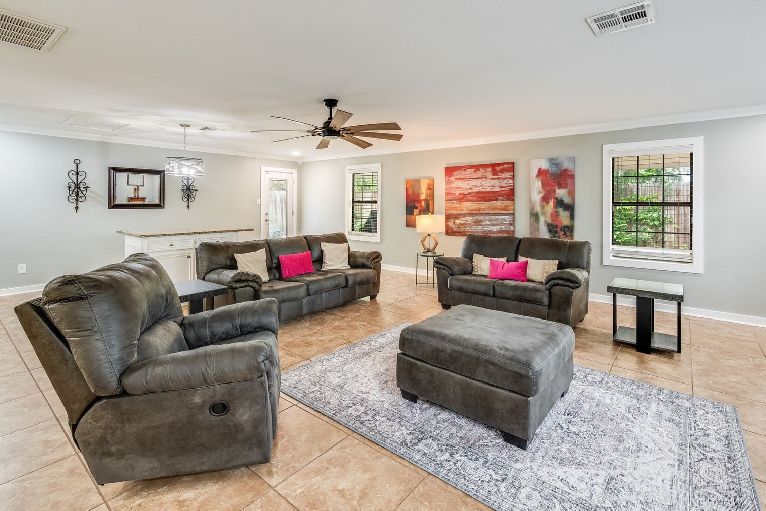 Building Photo - 2930 Water Lily Dr