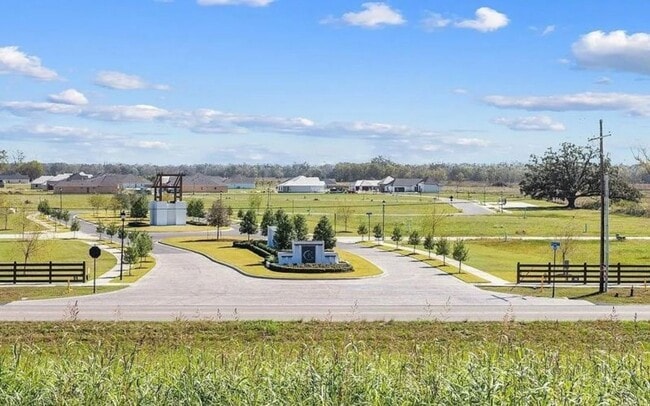 Building Photo - 4 Bedroom Home in Cheval Point Subdivision