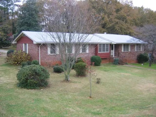 Building Photo - 2135 Vista Dale Ct