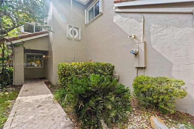 Building Photo - 237 NW 100th Ave